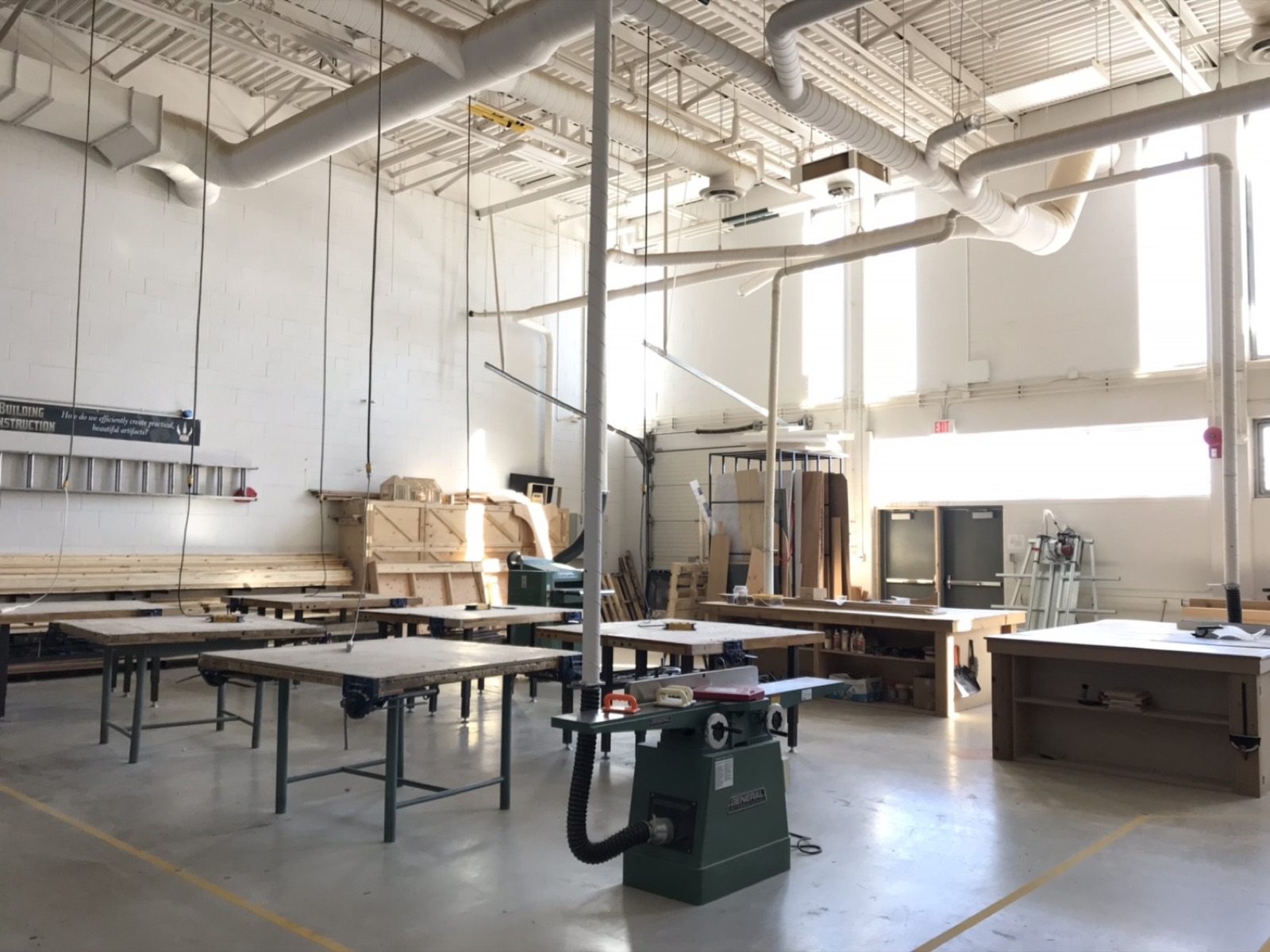 Drumheller Valley Secondary School 사진 17