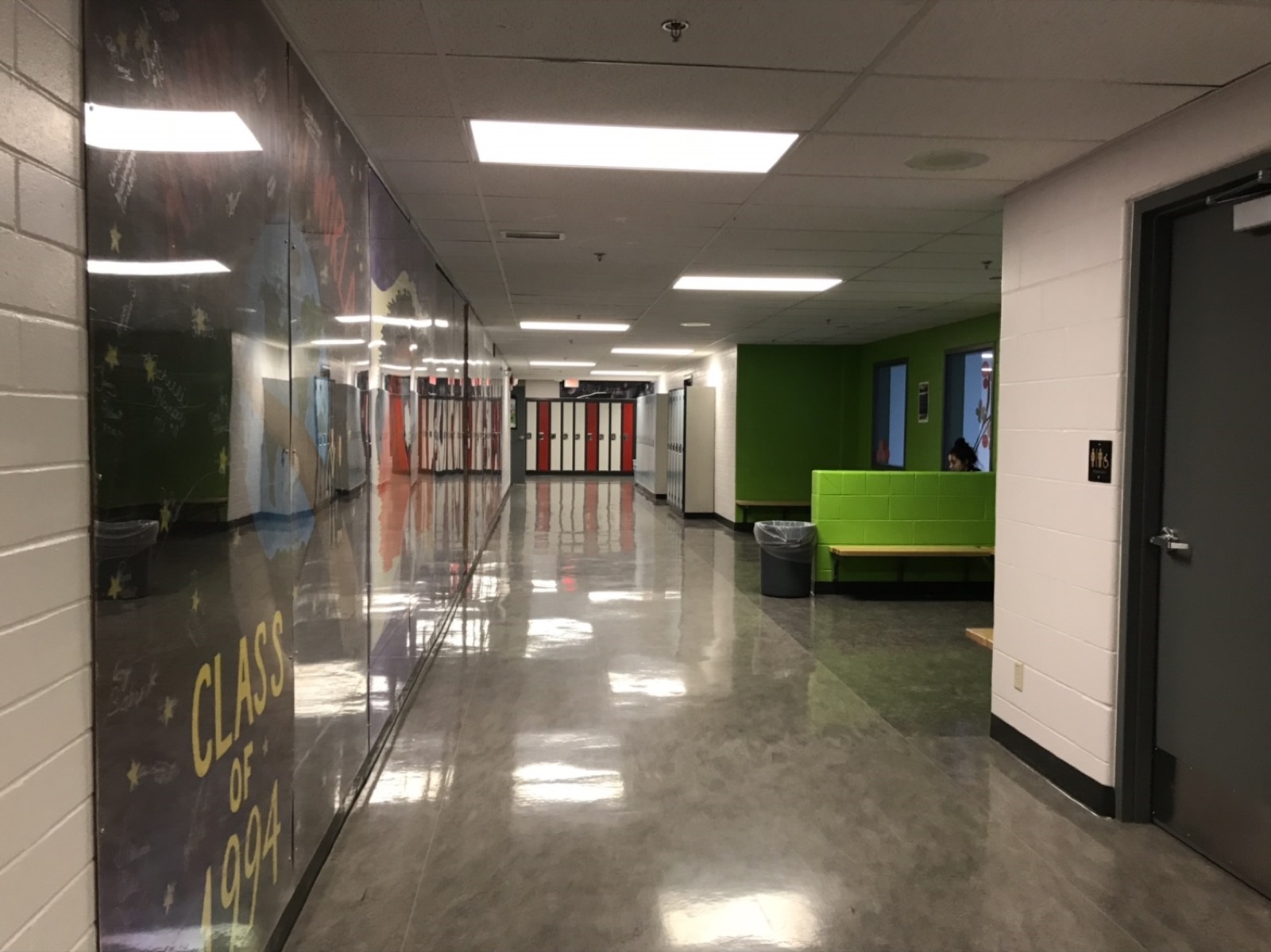 Drumheller Valley Secondary School 사진 20